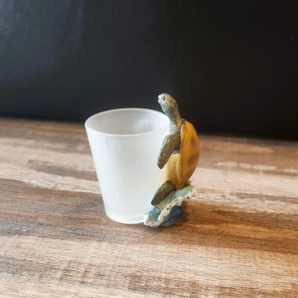 Turtle Shot Glass Mandalay Bay Shark Reef Aquarium - Picture 5 of 5